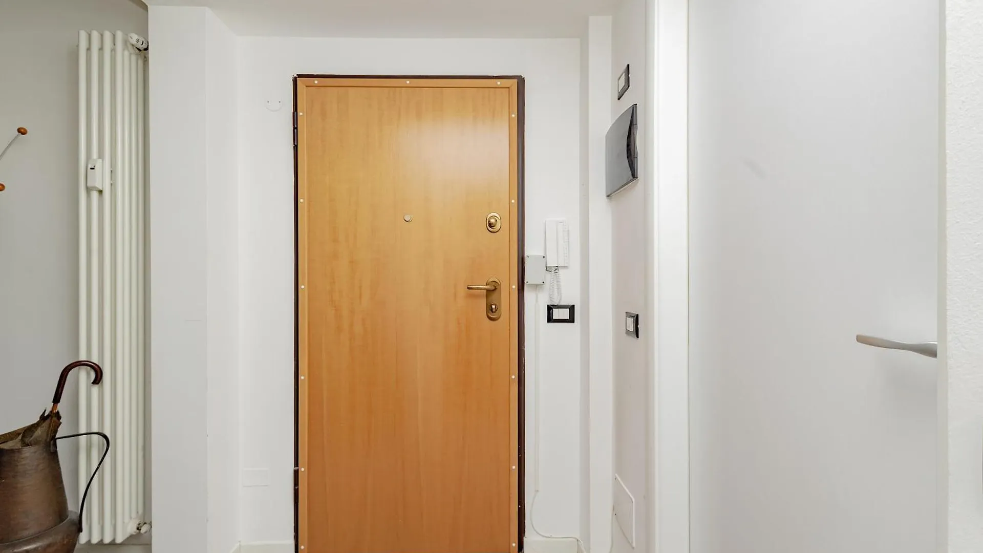 Xenia Apartments - Quiet And Cozy Two-Room Apartment Milan Italy