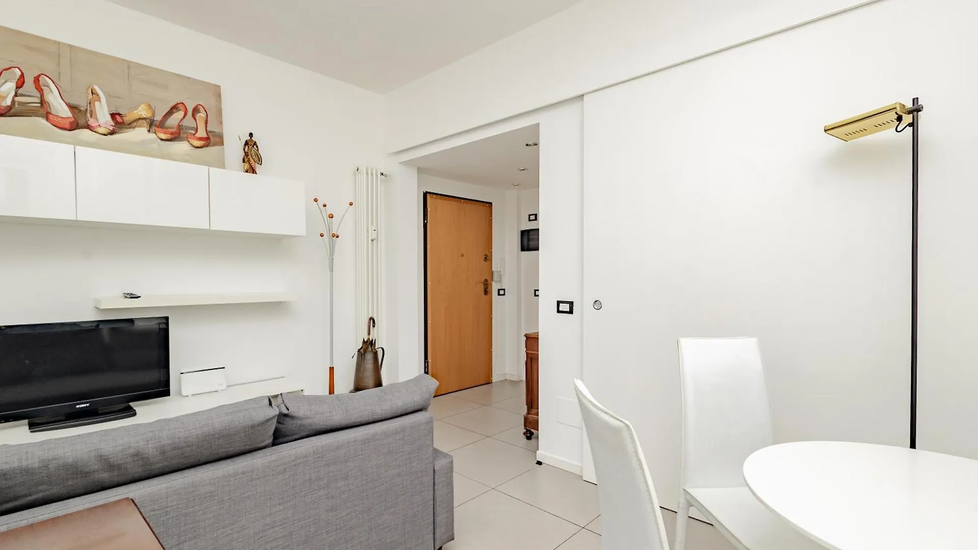 Xenia Apartments - Quiet And Cozy Two-Room Apartment Milan Italy